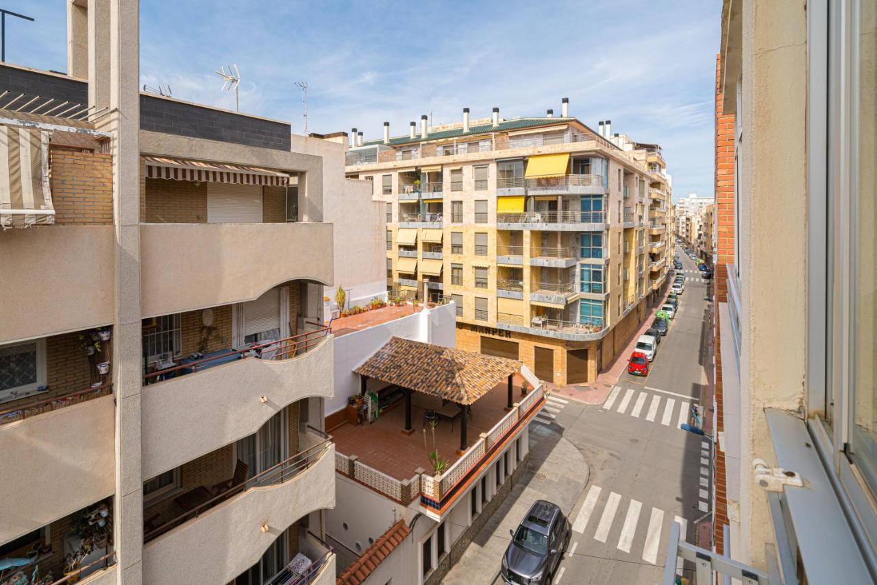 Casa Terra: Apartment 50 Meters From The Beach Torrevieja Kültér fotó