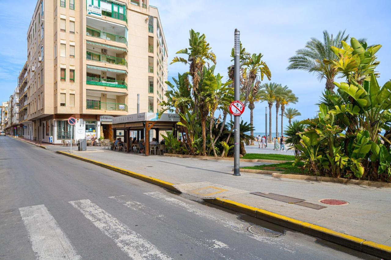 Casa Terra: Apartment 50 Meters From The Beach Torrevieja Kültér fotó